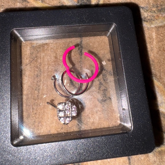 Random Jewelry - Picture 4 of 4